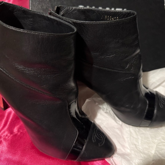 Chanel Black Ankle Boots with Quilted Detailing - Picture 2 of 10